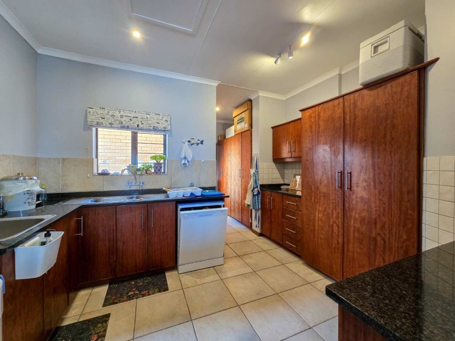 4 Bedroom Property for Sale in Jongensfontein Western Cape